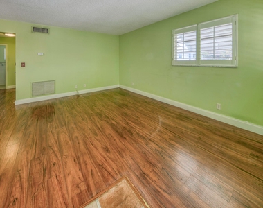 216 N Federal Highway - Photo Thumbnail 5