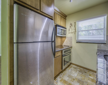 216 N Federal Highway - Photo Thumbnail 4