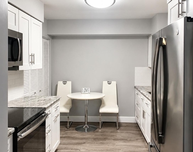950 Egret Circle - Photo Thumbnail 2