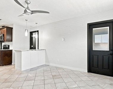 2480 Se Garden Terrace - Photo Thumbnail 4