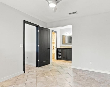 2480 Se Garden Terrace - Photo Thumbnail 18