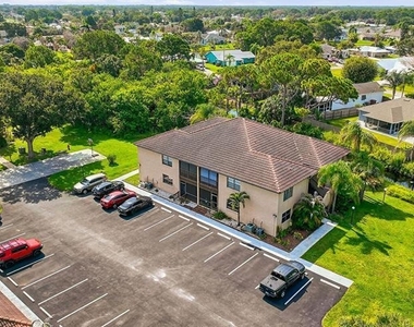 2480 Se Garden Terrace - Photo Thumbnail 24