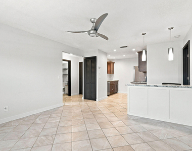 2480 Se Garden Terrace - Photo Thumbnail 5