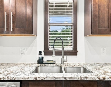 2480 Se Garden Terrace - Photo Thumbnail 6