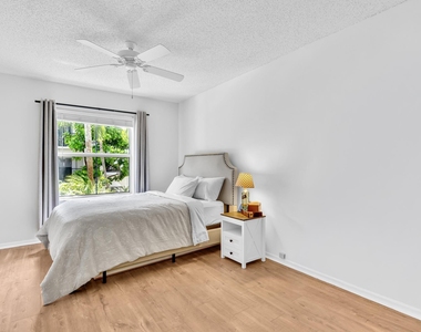 4216 Tuscany Way - Photo Thumbnail 12