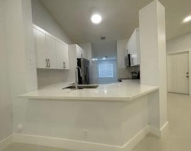 1630 Zenith Way - Photo Thumbnail 7
