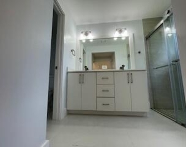 1630 Zenith Way - Photo Thumbnail 21