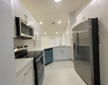 1630 Zenith Way - Photo Thumbnail 14