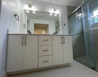 1630 Zenith Way - Photo Thumbnail 18