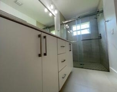 1630 Zenith Way - Photo Thumbnail 20