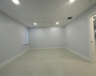 1630 Zenith Way - Photo Thumbnail 15