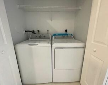 1630 Zenith Way - Photo Thumbnail 38