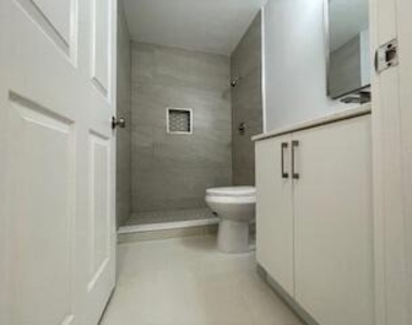 1630 Zenith Way - Photo Thumbnail 33