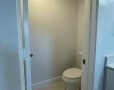 1630 Zenith Way - Photo Thumbnail 19