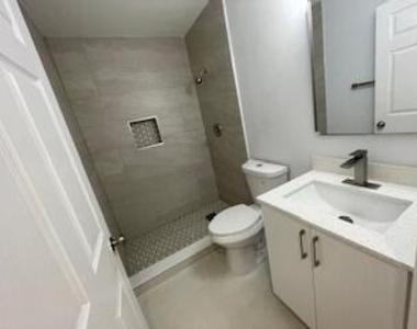 1630 Zenith Way - Photo Thumbnail 32