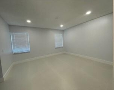 1630 Zenith Way - Photo Thumbnail 25