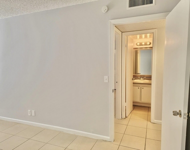 1500 N Congress Avenue - Photo Thumbnail 9