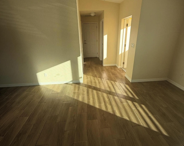 5008 S Obispo Circle - Photo Thumbnail 3