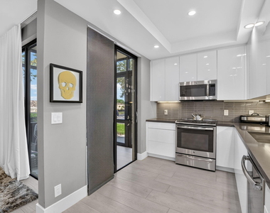 7847 Lakeside Boulevard - Photo Thumbnail 10