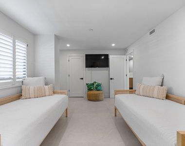 10410 S Ocean Drive - Photo Thumbnail 9