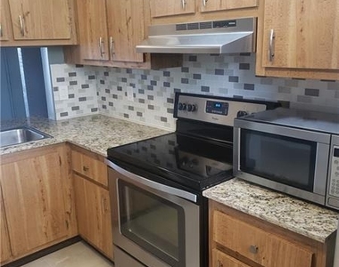109 Lake Emerald Drive - Photo Thumbnail 2