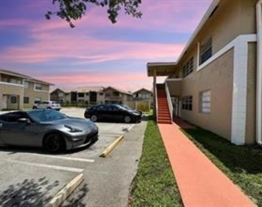 10008 Twin Lakes Drive - Photo Thumbnail 21