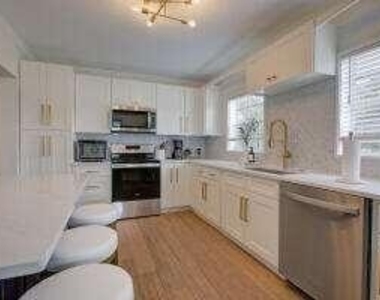 475 Seabrook Road - Photo Thumbnail 8