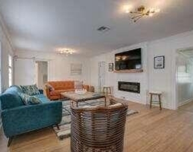 475 Seabrook Road - Photo Thumbnail 7