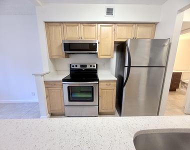 9955 Westview Drive - Photo Thumbnail 3