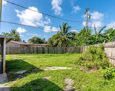 314 E Gateway Boulevard - Photo Thumbnail 9