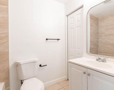 314 E Gateway Boulevard - Photo Thumbnail 20