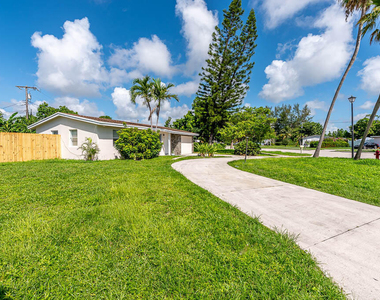 314 E Gateway Boulevard - Photo Thumbnail 2