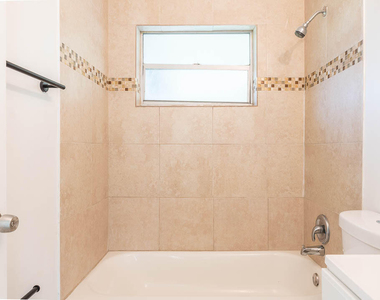 314 E Gateway Boulevard - Photo Thumbnail 15