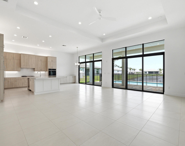9008 Corsican Finch Court - Photo Thumbnail 10
