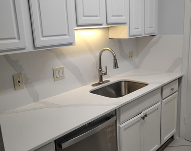 2313 N Congress Avenue - Photo Thumbnail 7