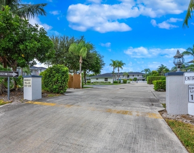 324 W Pine Street - Photo Thumbnail 11