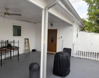 1331 N 71st Avenue - Photo Thumbnail 9