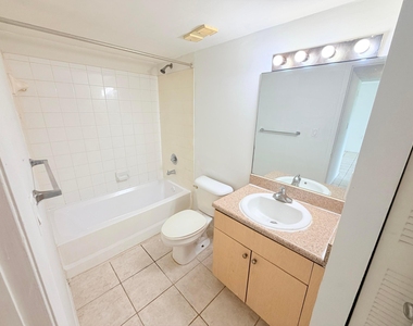 1089 N Benoist Farms Road - Photo Thumbnail 6