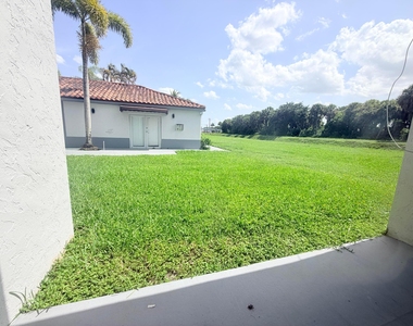 1089 N Benoist Farms Road - Photo Thumbnail 7