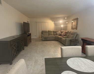 6866 Huntington Lane - Photo Thumbnail 24