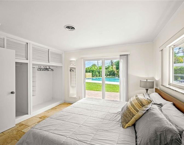 332 Nw 26th Court - Photo Thumbnail 35