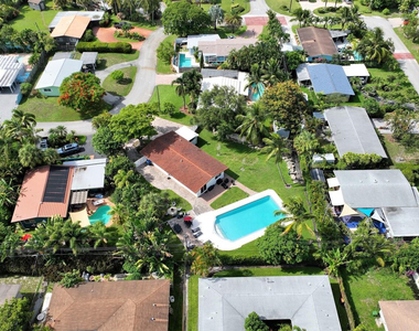 332 Nw 26th Court - Photo Thumbnail 23
