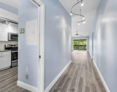 8388 Se Croft Circle - Photo Thumbnail 14