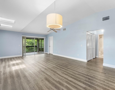 8388 Se Croft Circle - Photo Thumbnail 2