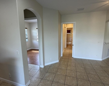 8079 Nw 127th Lane - Photo Thumbnail 3