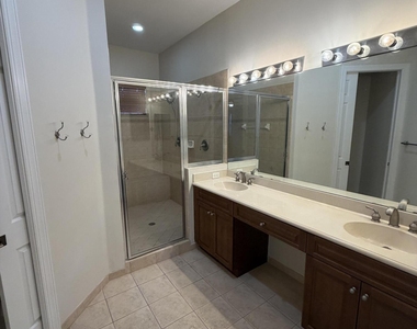 8079 Nw 127th Lane - Photo Thumbnail 18