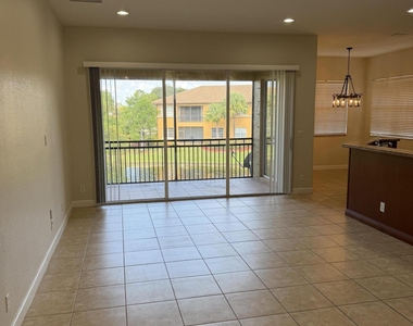 8079 Nw 127th Lane - Photo Thumbnail 4