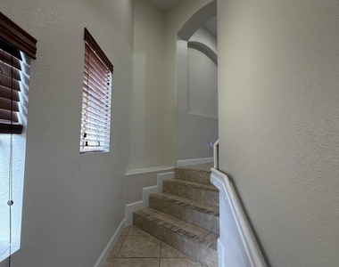 8079 Nw 127th Lane - Photo Thumbnail 1