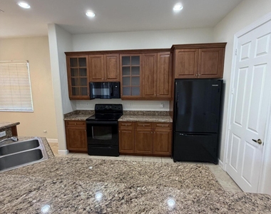 8079 Nw 127th Lane - Photo Thumbnail 7