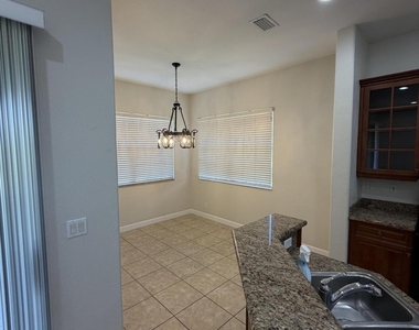 8079 Nw 127th Lane - Photo Thumbnail 8